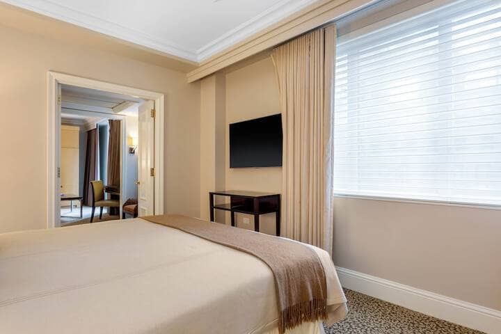 Room 26 of 124