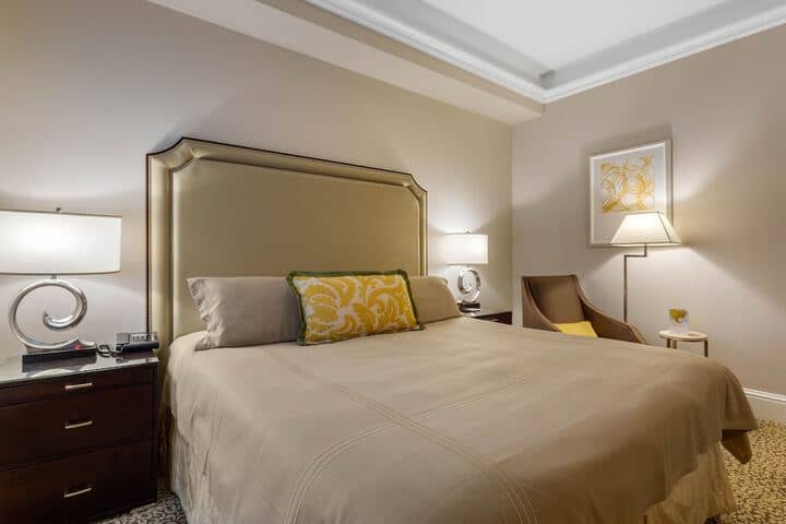 Room 16 of 124