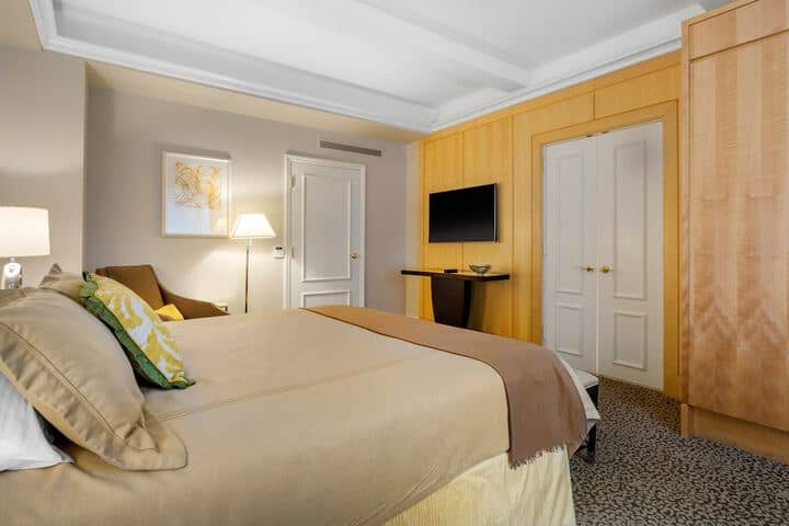 Room 35 of 124
