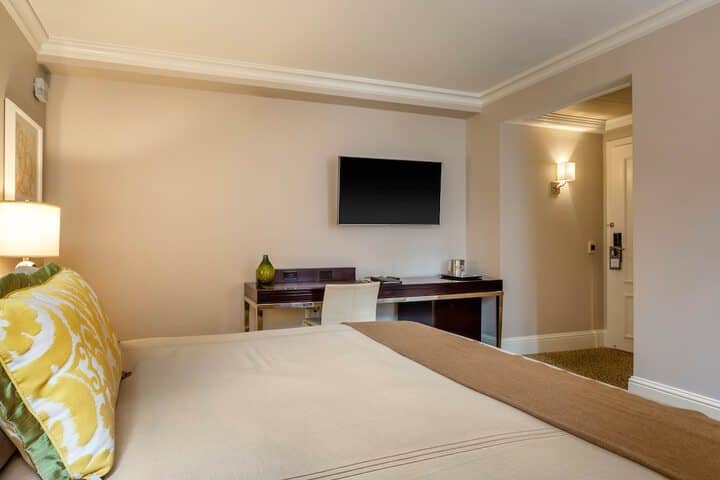Room 27 of 124